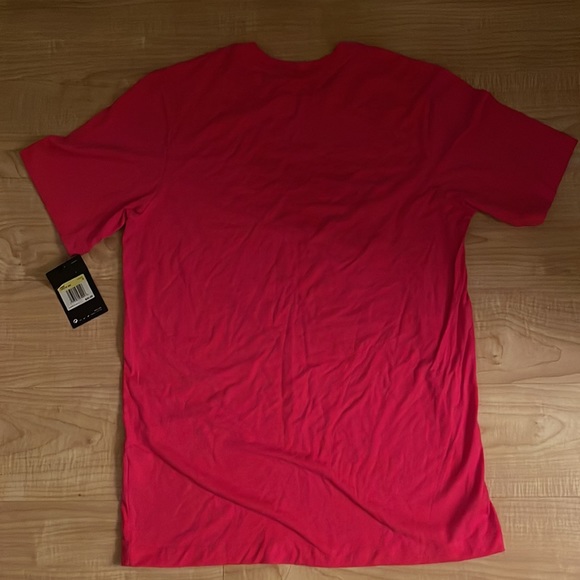 Nike Men’s Hot pink shirt , Unisex - Picture 4 of 4